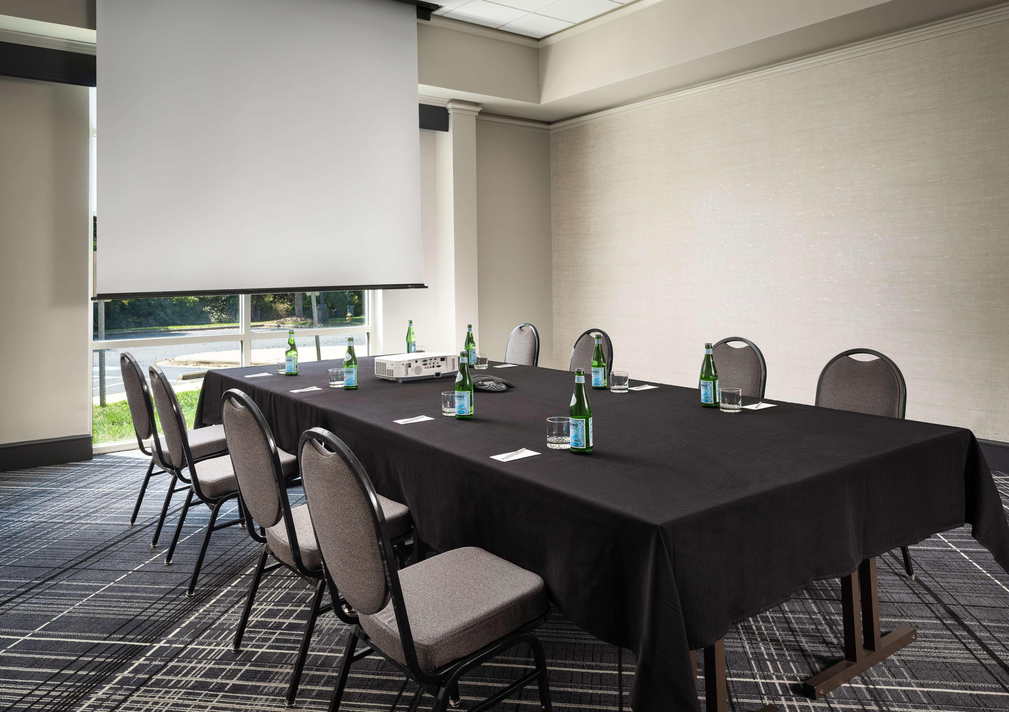 Hilton Charlotte Airport Hotel Εξωτερικό φωτογραφία